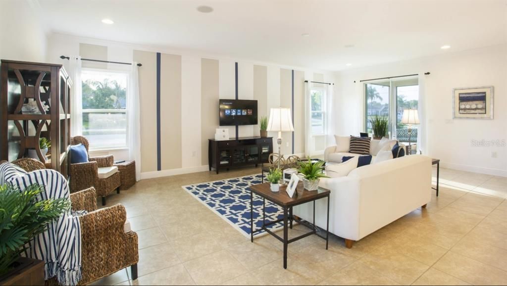 Activo con contrato: $349,900 (3 camas, 2 baños, 2066 Pies cuadrados)