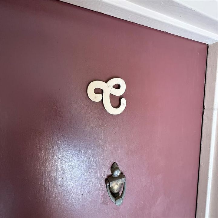 合同活跃: $98,000 (1 贝兹, 1 浴室, 707 平方英尺)