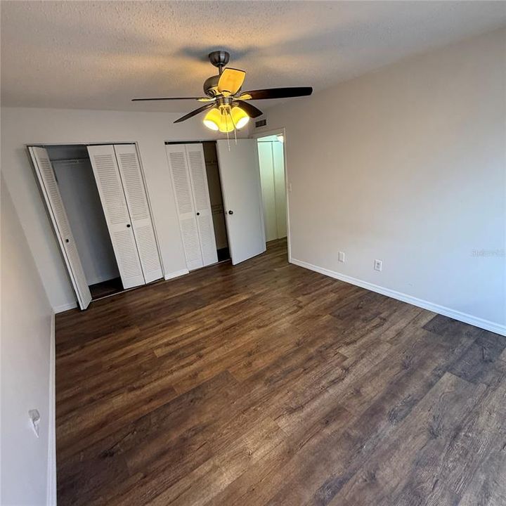 合同活跃: $98,000 (1 贝兹, 1 浴室, 707 平方英尺)