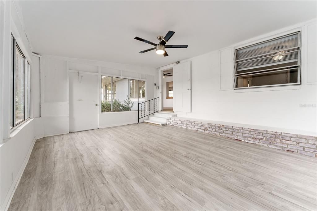 En Venta: $739,000 (3 camas, 3 baños, 2252 Pies cuadrados)