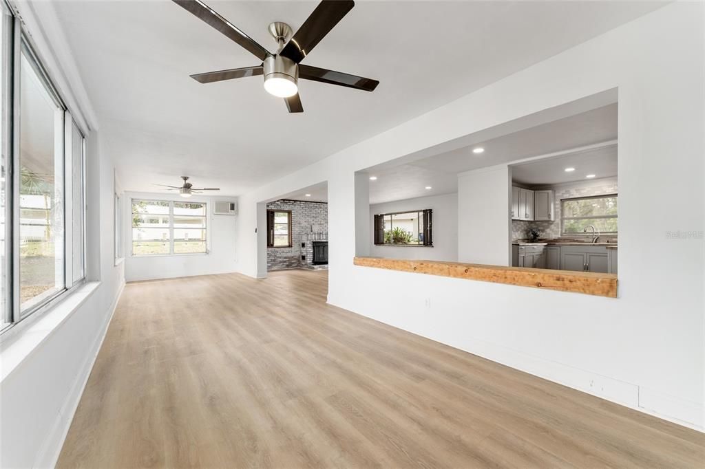 En Venta: $739,000 (3 camas, 3 baños, 2252 Pies cuadrados)