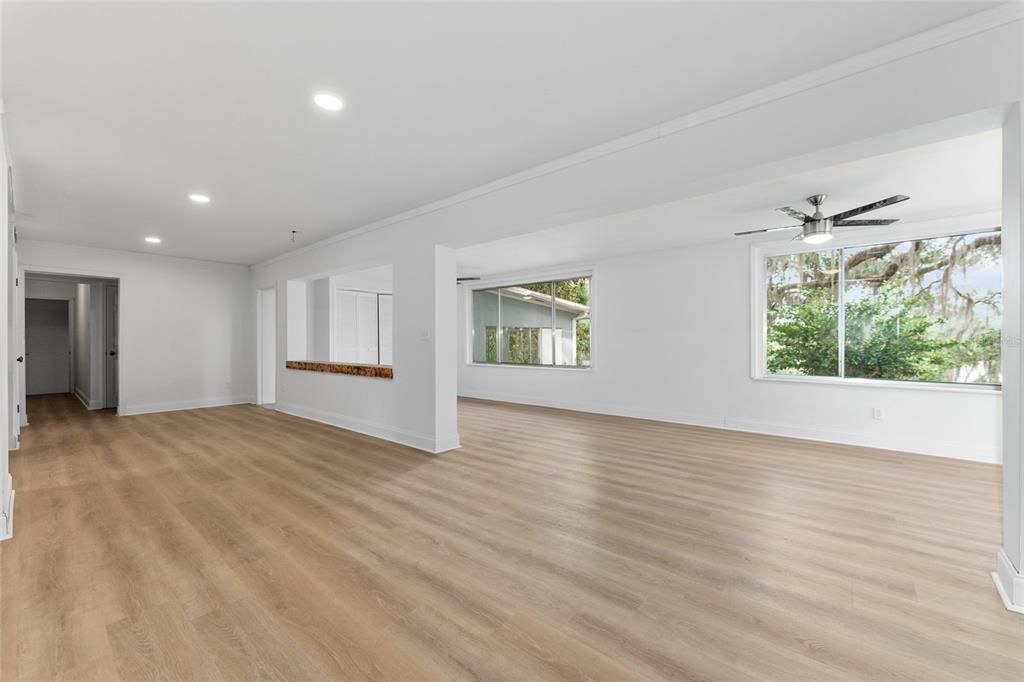 En Venta: $739,000 (3 camas, 3 baños, 2252 Pies cuadrados)