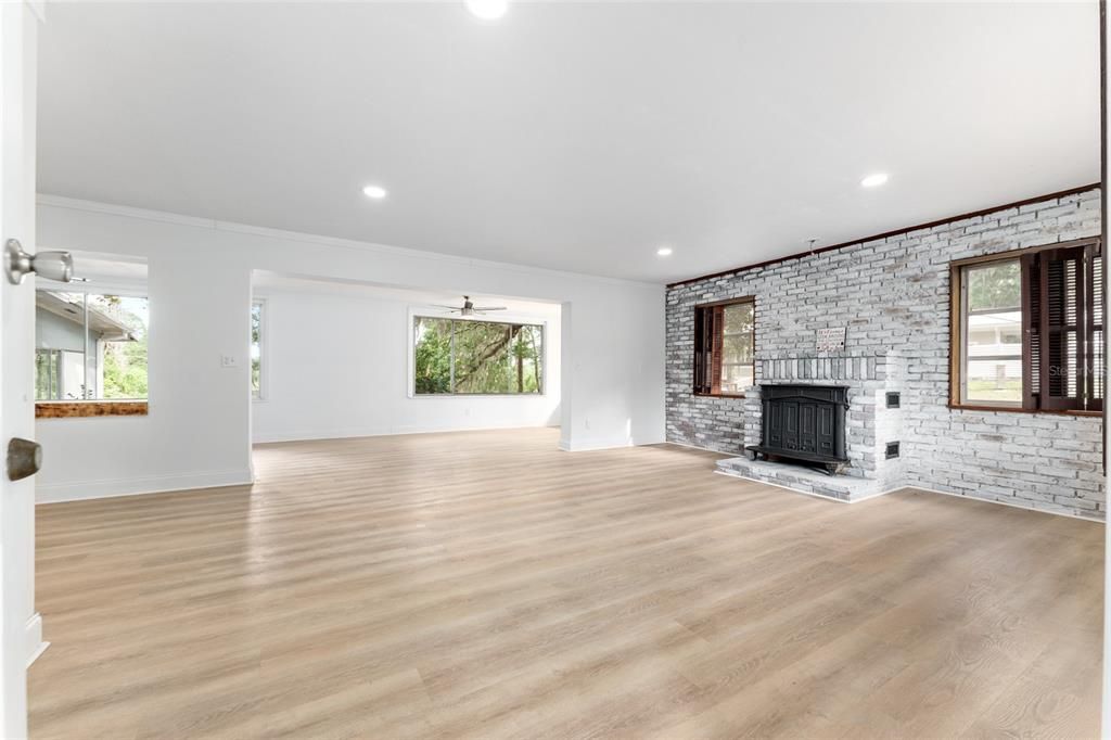 En Venta: $739,000 (3 camas, 3 baños, 2252 Pies cuadrados)