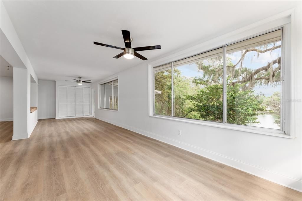 En Venta: $739,000 (3 camas, 3 baños, 2252 Pies cuadrados)