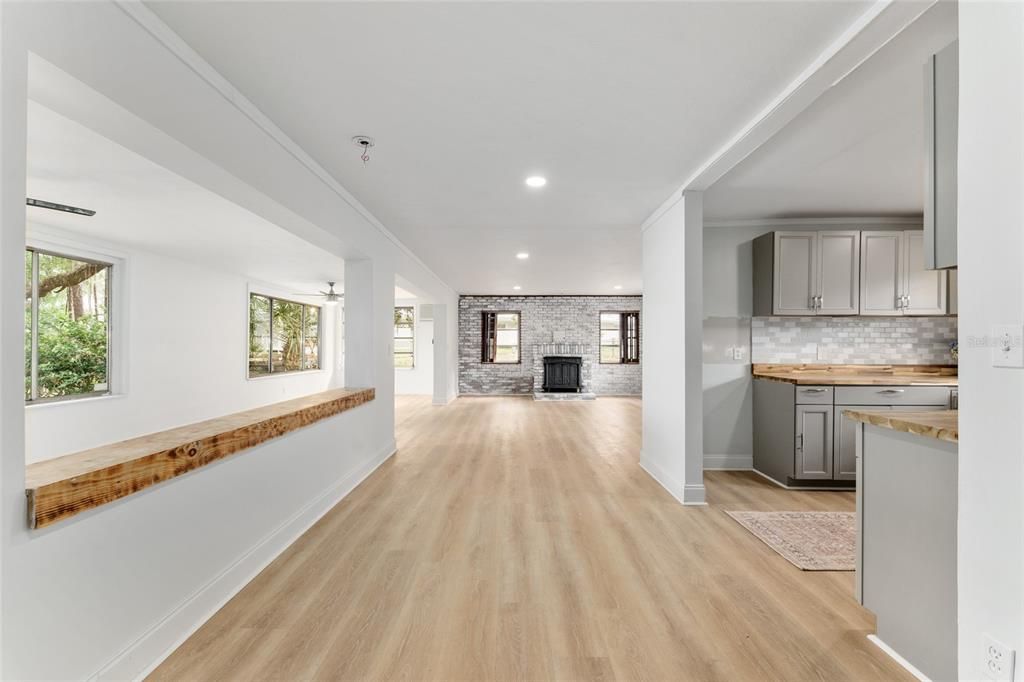 En Venta: $739,000 (3 camas, 3 baños, 2252 Pies cuadrados)