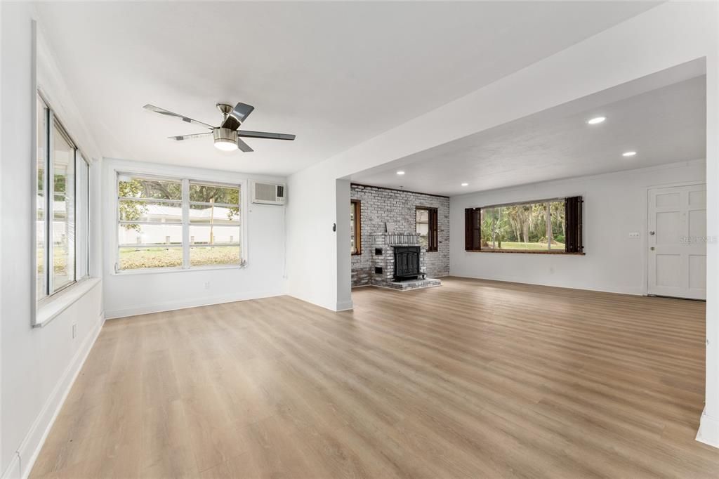 En Venta: $739,000 (3 camas, 3 baños, 2252 Pies cuadrados)