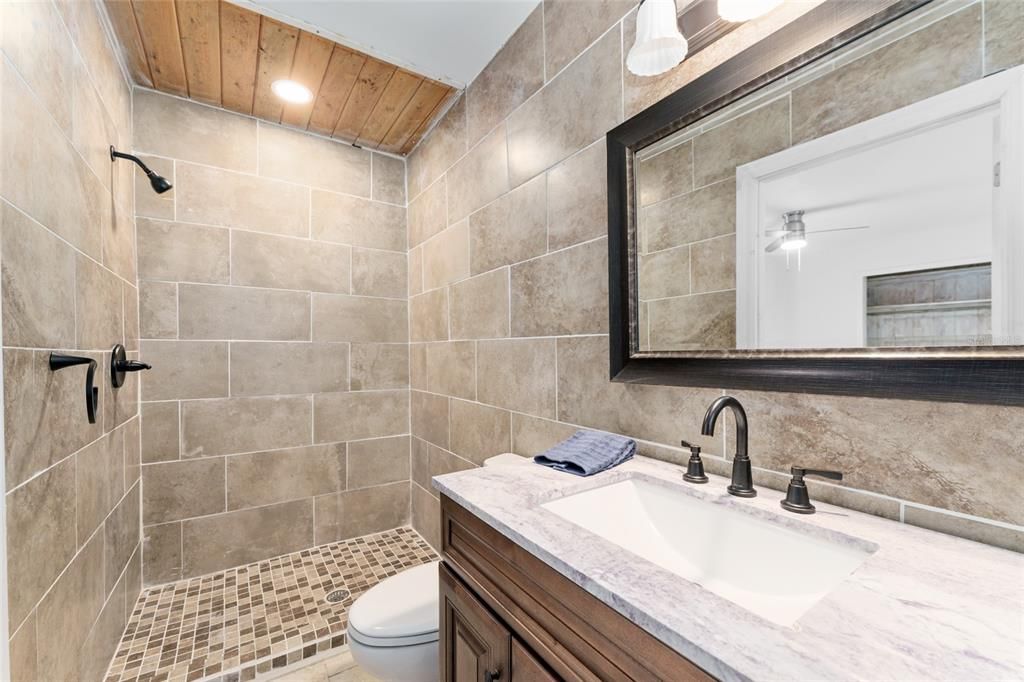 En Venta: $739,000 (3 camas, 3 baños, 2252 Pies cuadrados)