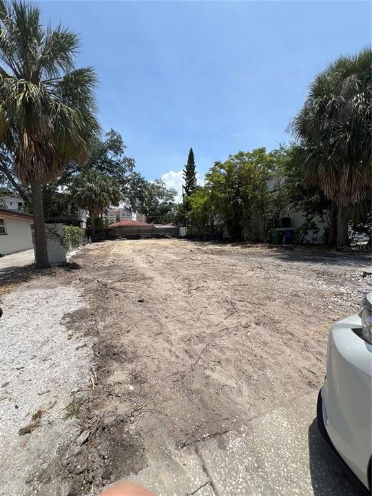 Recently Sold: $699,000 (0.13 acres)