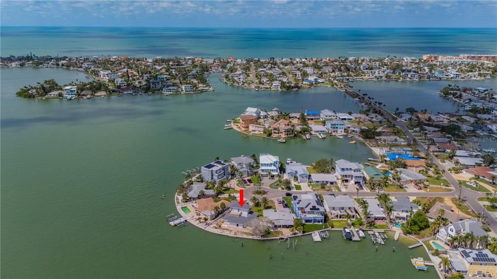 На продажу: $1,195,000 (0.18 acres)