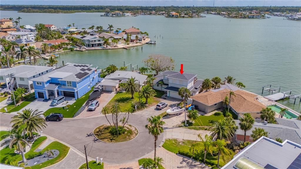 На продажу: $1,195,000 (0.18 acres)