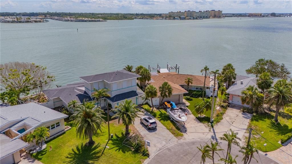 На продажу: $1,195,000 (0.18 acres)