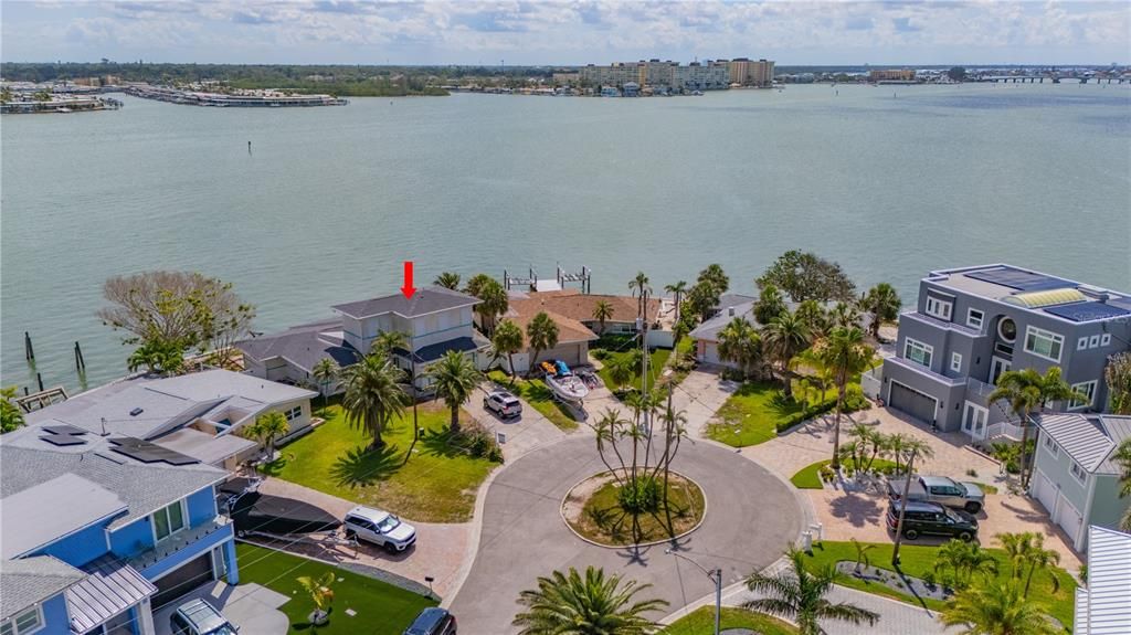 На продажу: $1,195,000 (0.18 acres)