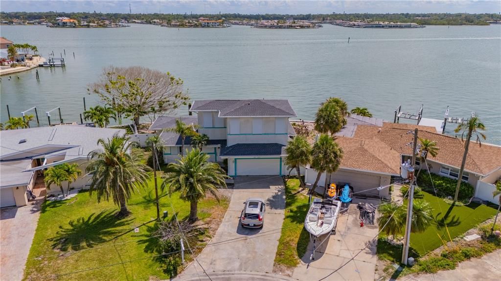 На продажу: $1,195,000 (0.18 acres)