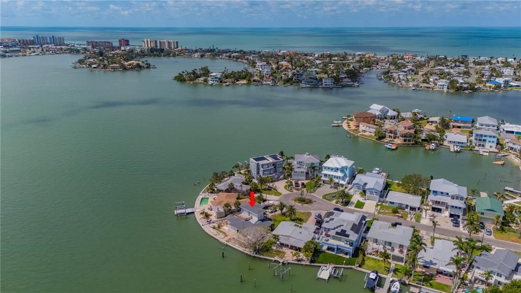 На продажу: $1,195,000 (0.18 acres)