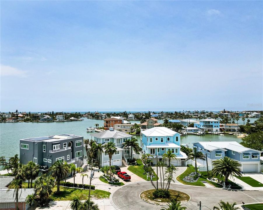 На продажу: $1,195,000 (0.18 acres)