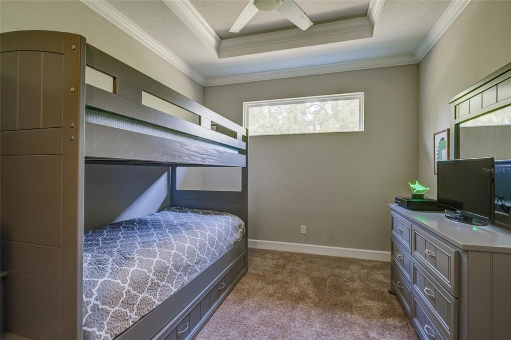 Под контрактом: $679,000 (3 спален, 2 ванн, 1918 Квадратных фут)