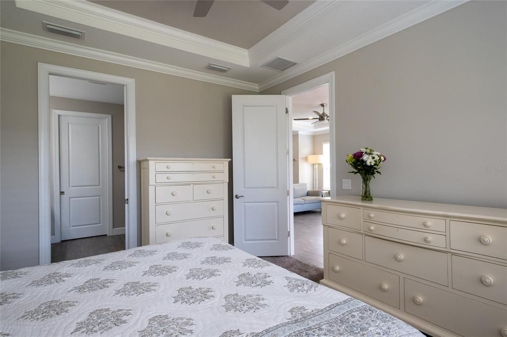 Под контрактом: $679,000 (3 спален, 2 ванн, 1918 Квадратных фут)