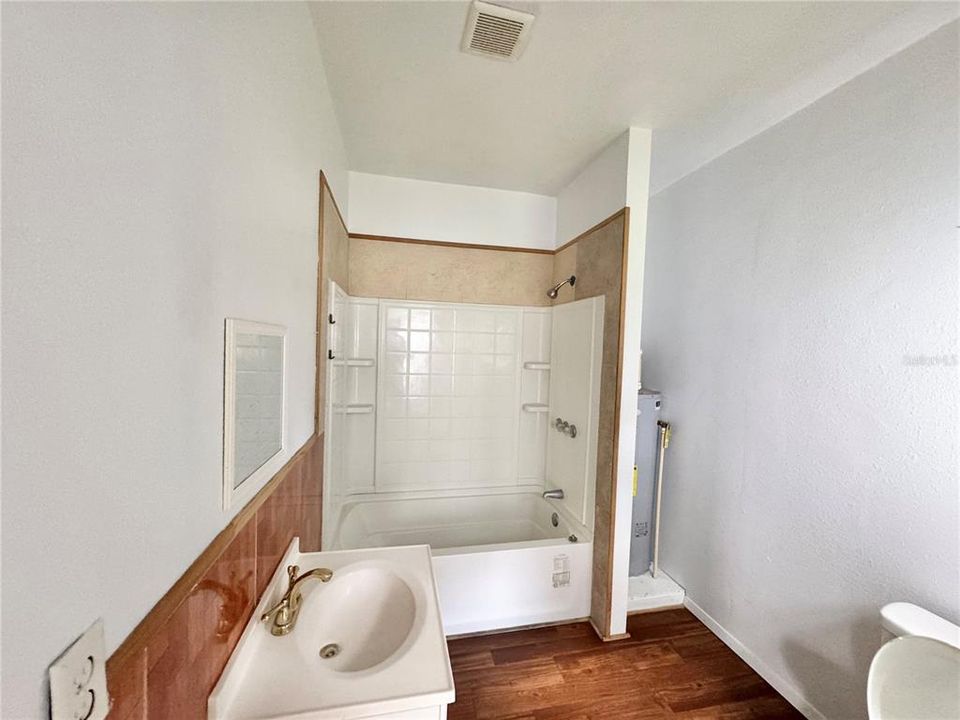 En Venta: $149,990 (4 camas, 2 baños, 1774 Pies cuadrados)