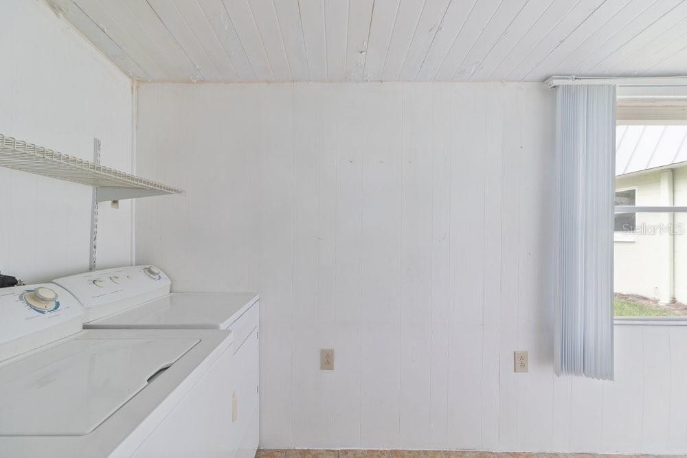 На продажу: $99,999 (1 спален, 1 ванн, 779 Квадратных фут)