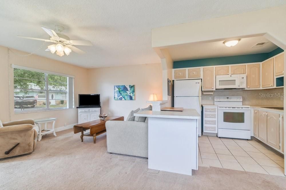 На продажу: $99,999 (1 спален, 1 ванн, 779 Квадратных фут)