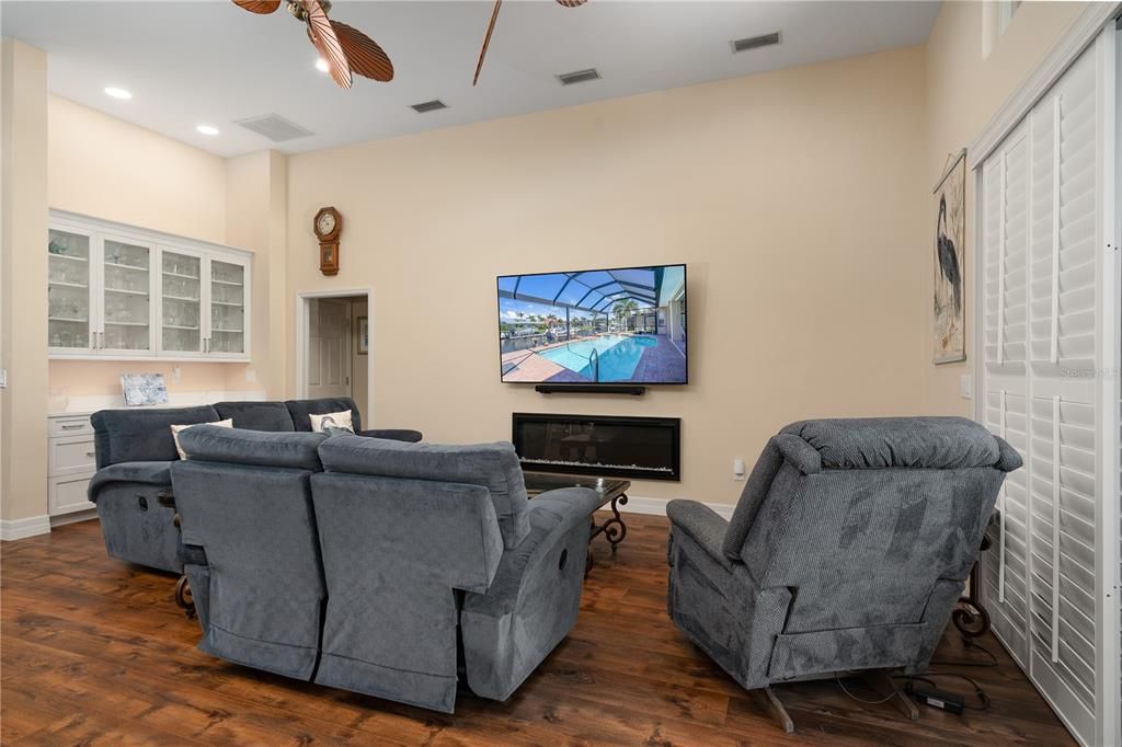 For Sale: $1,125,000 (3 beds, 3 baths, 2312 Square Feet)