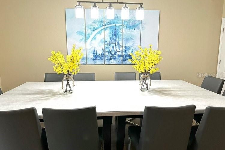 На продажу: $949,000 (9 спален, 5 ванн, 3909 Квадратных фут)