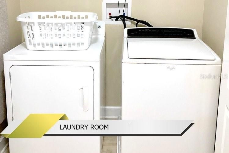 На продажу: $949,000 (9 спален, 5 ванн, 3909 Квадратных фут)