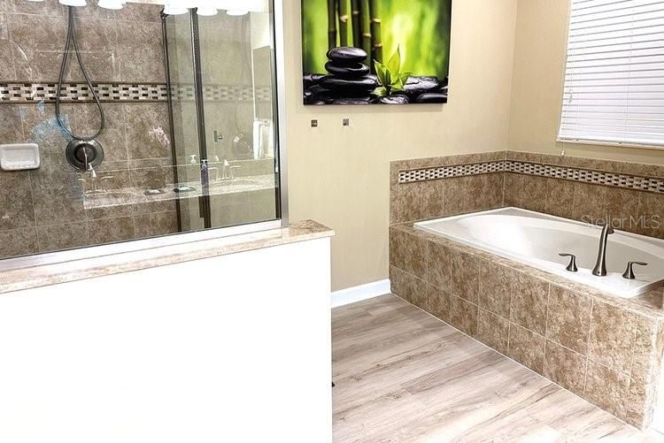 На продажу: $949,000 (9 спален, 5 ванн, 3909 Квадратных фут)