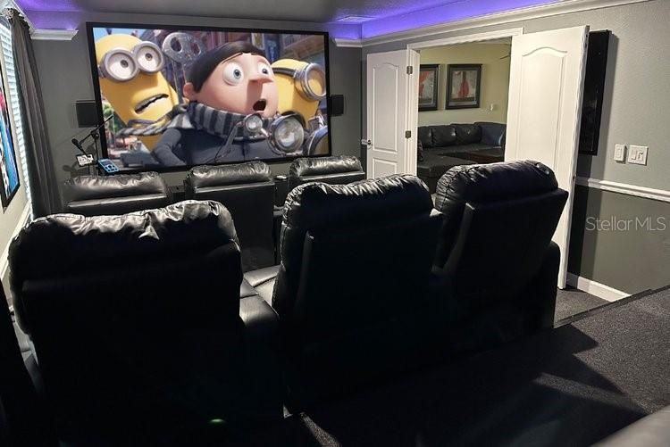 На продажу: $949,000 (9 спален, 5 ванн, 3909 Квадратных фут)