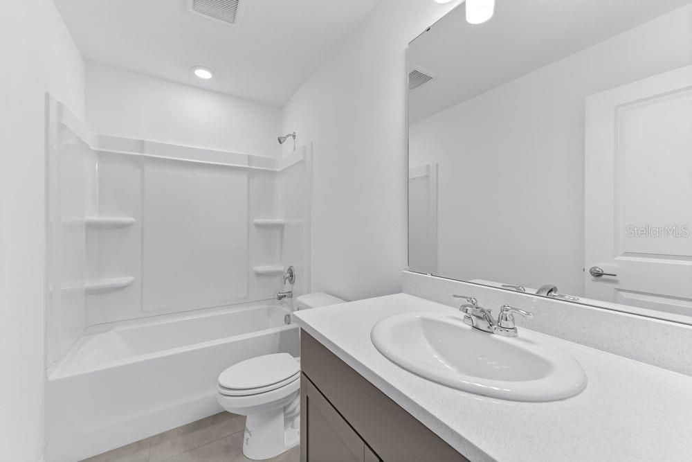 For Sale: $325,000 (3 beds, 2 baths, 1373 Square Feet)