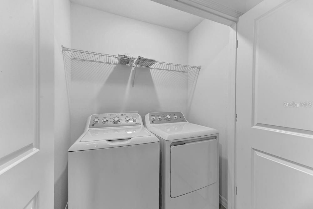 For Sale: $325,000 (3 beds, 2 baths, 1373 Square Feet)