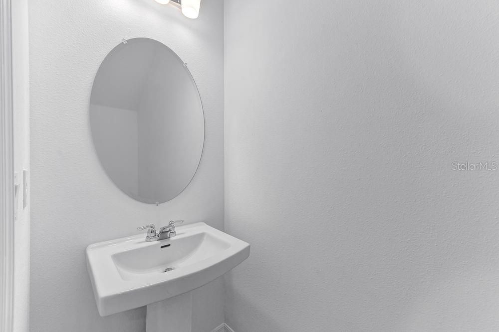 For Sale: $325,000 (3 beds, 2 baths, 1373 Square Feet)