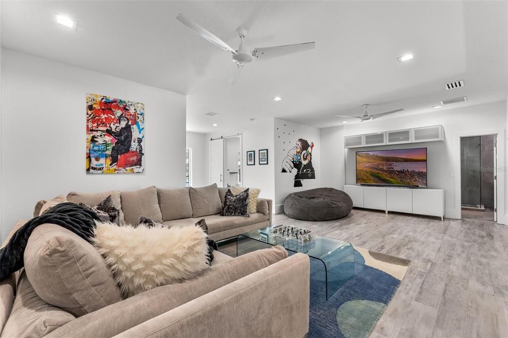 待售: $4,299,999 (8 贝兹, 6 浴室, 7000 平方英尺)