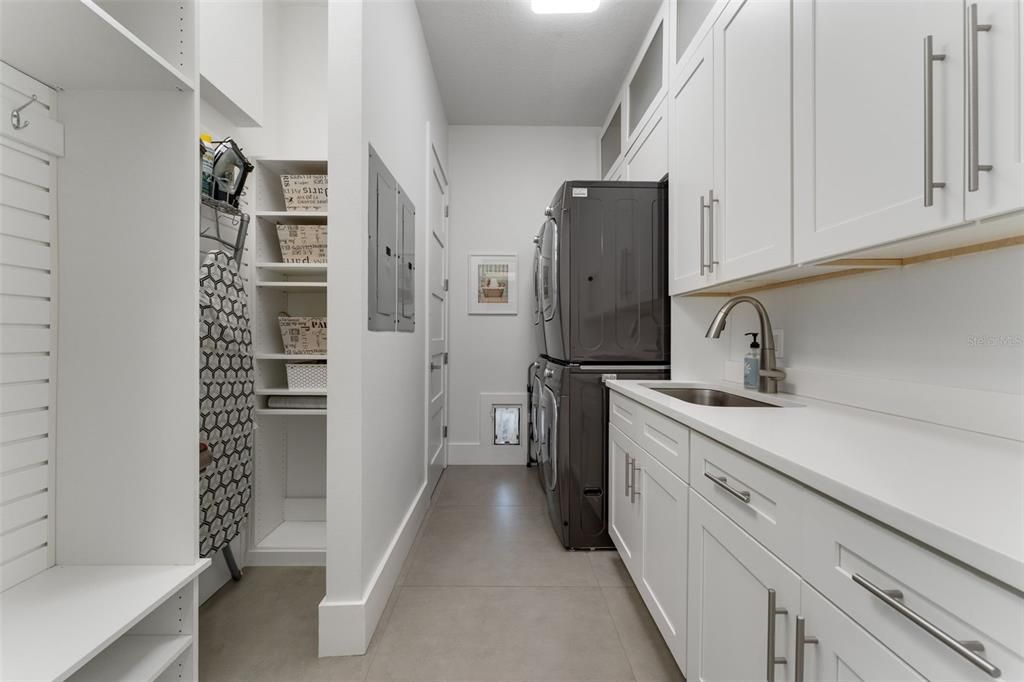 待售: $4,299,999 (8 贝兹, 6 浴室, 7000 平方英尺)