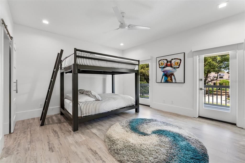 待售: $4,299,999 (8 贝兹, 6 浴室, 7000 平方英尺)