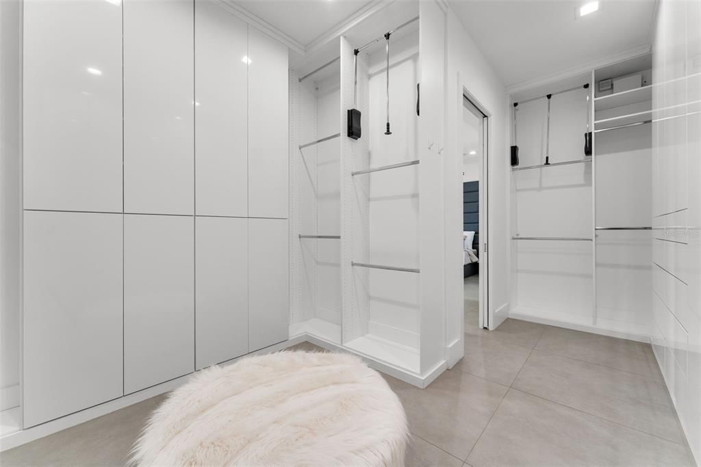 待售: $4,299,999 (8 贝兹, 6 浴室, 7000 平方英尺)