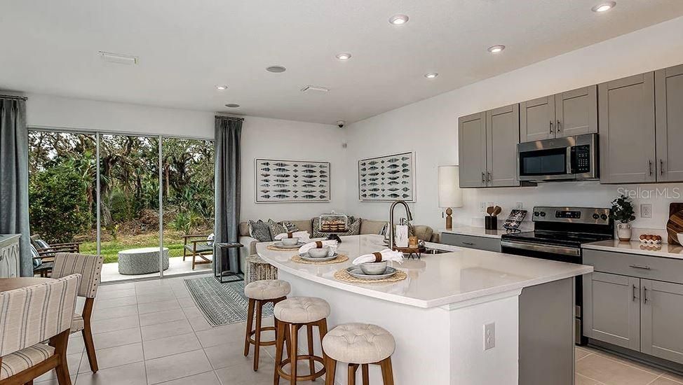 For Sale: $325,000 (3 beds, 2 baths, 1373 Square Feet)