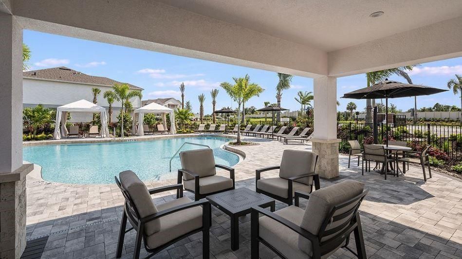 For Sale: $325,000 (3 beds, 2 baths, 1373 Square Feet)