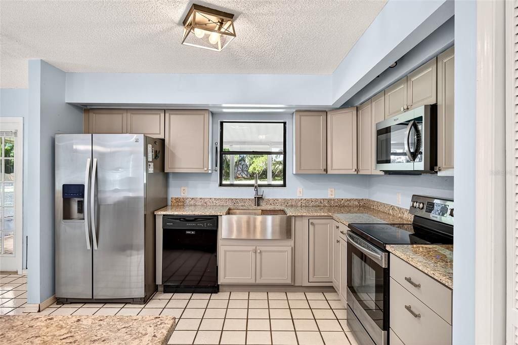 For Sale: $415,000 (3 beds, 2 baths, 1874 Square Feet)