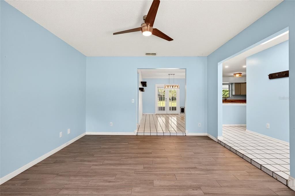 For Sale: $415,000 (3 beds, 2 baths, 1874 Square Feet)