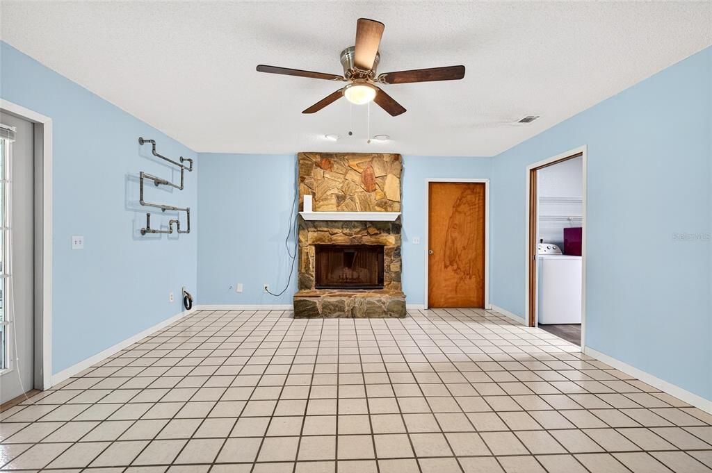 For Sale: $415,000 (3 beds, 2 baths, 1874 Square Feet)