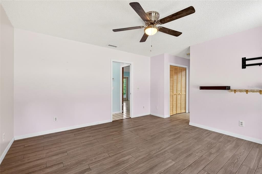 For Sale: $415,000 (3 beds, 2 baths, 1874 Square Feet)