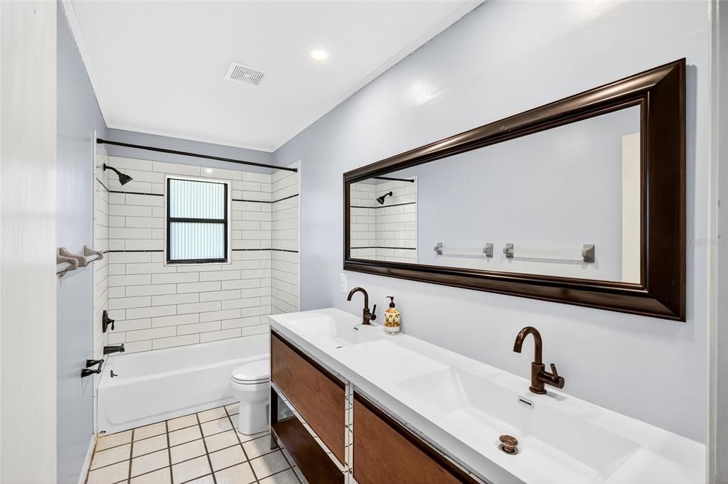 For Sale: $415,000 (3 beds, 2 baths, 1874 Square Feet)