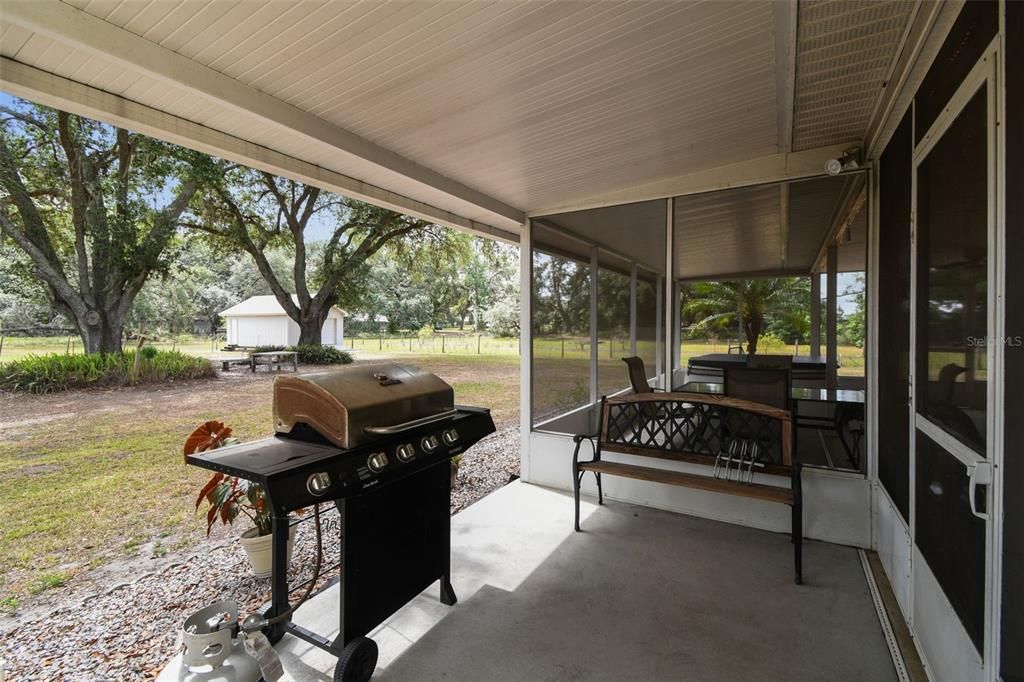 For Sale: $550,000 (3 beds, 2 baths, 1709 Square Feet)