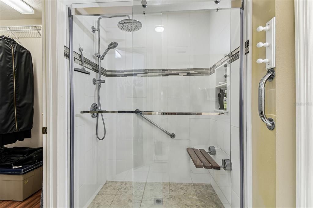 For Sale: $550,000 (3 beds, 2 baths, 1709 Square Feet)