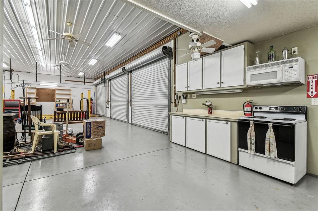 For Sale: $550,000 (3 beds, 2 baths, 1709 Square Feet)