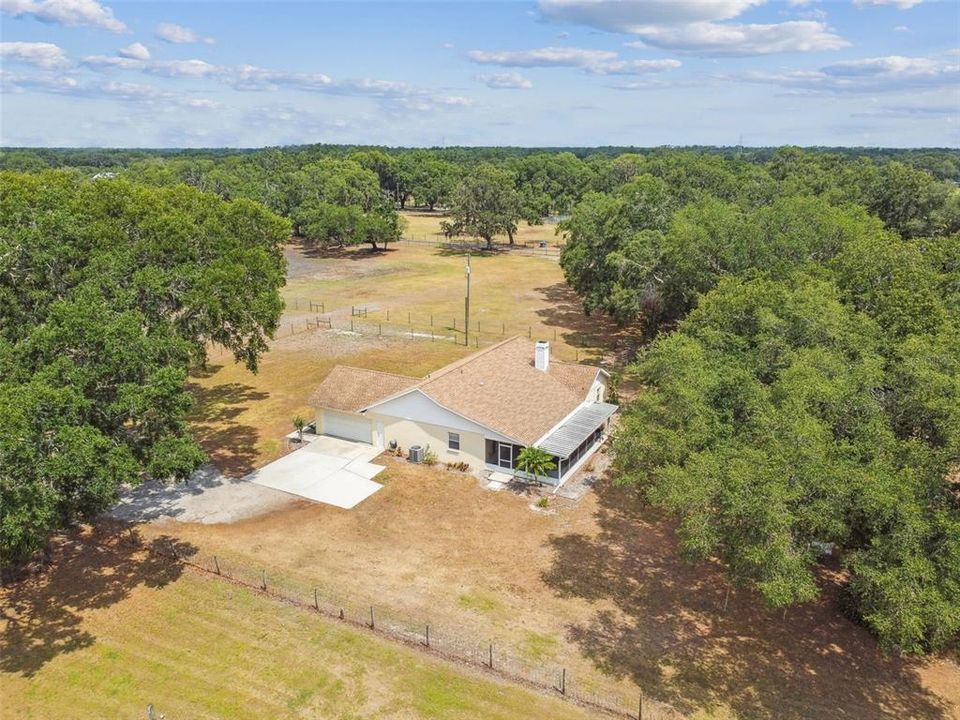 For Sale: $550,000 (3 beds, 2 baths, 1709 Square Feet)