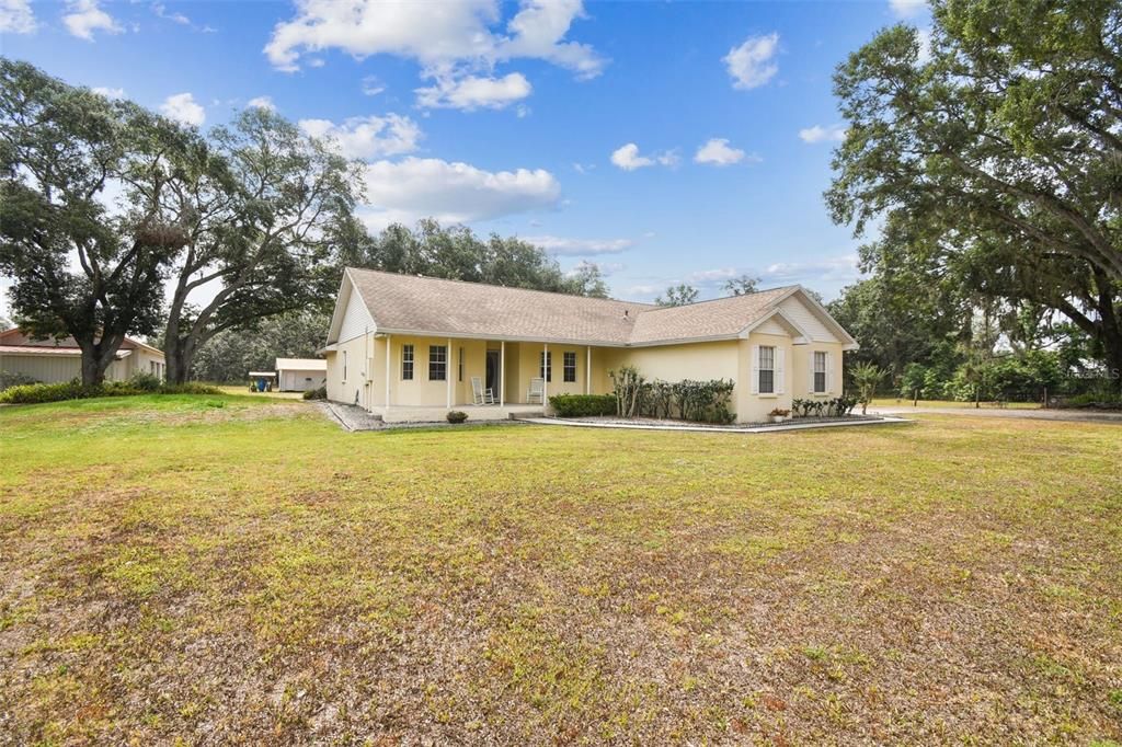 For Sale: $550,000 (3 beds, 2 baths, 1709 Square Feet)