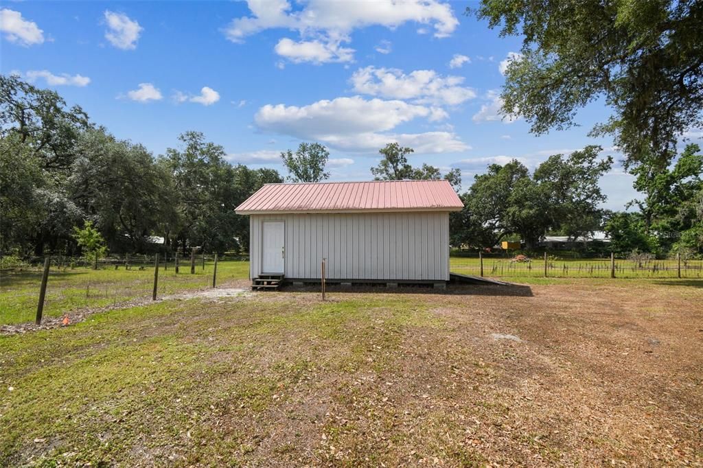 For Sale: $550,000 (3 beds, 2 baths, 1709 Square Feet)