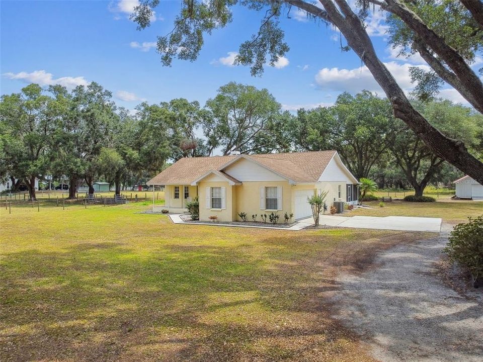 For Sale: $550,000 (3 beds, 2 baths, 1709 Square Feet)
